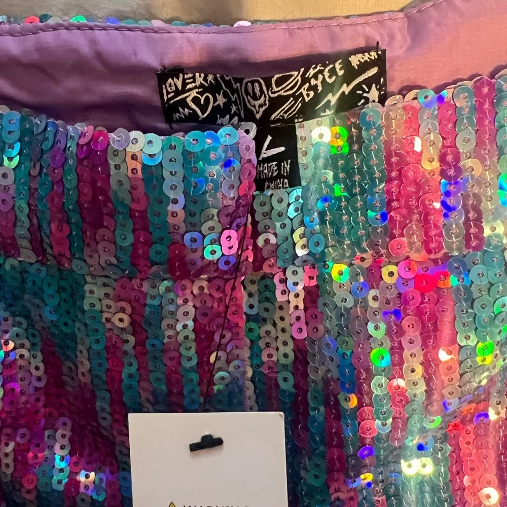 Iridescent Sequin Fringe Shorts - Picture 3 of 3
